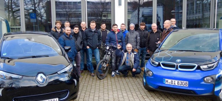 Hochvolt-Kurse für Mitarbeiter des KIT, Harman Becker und Staiger Nutzfahrzeuge