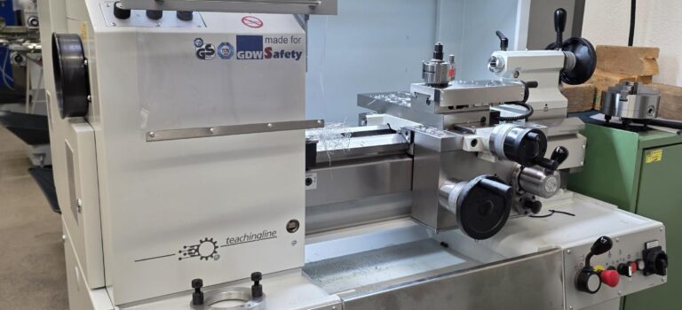 Neue Drehmaschinen für die Carl-Benz-Schule