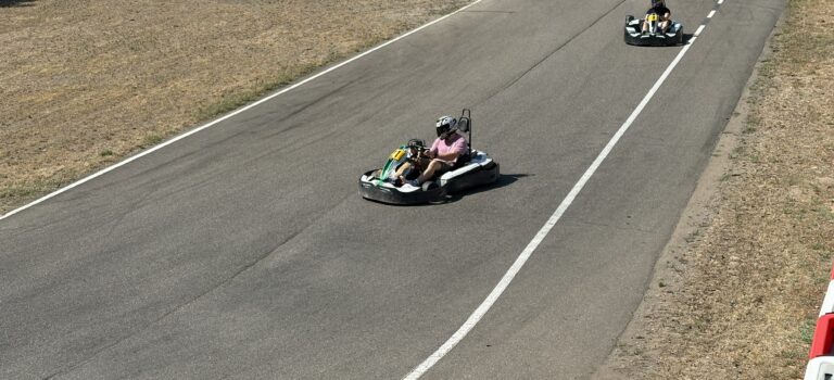 R3SH2 erobert die Kartbahn R3SH2 erobert die Kartbahn